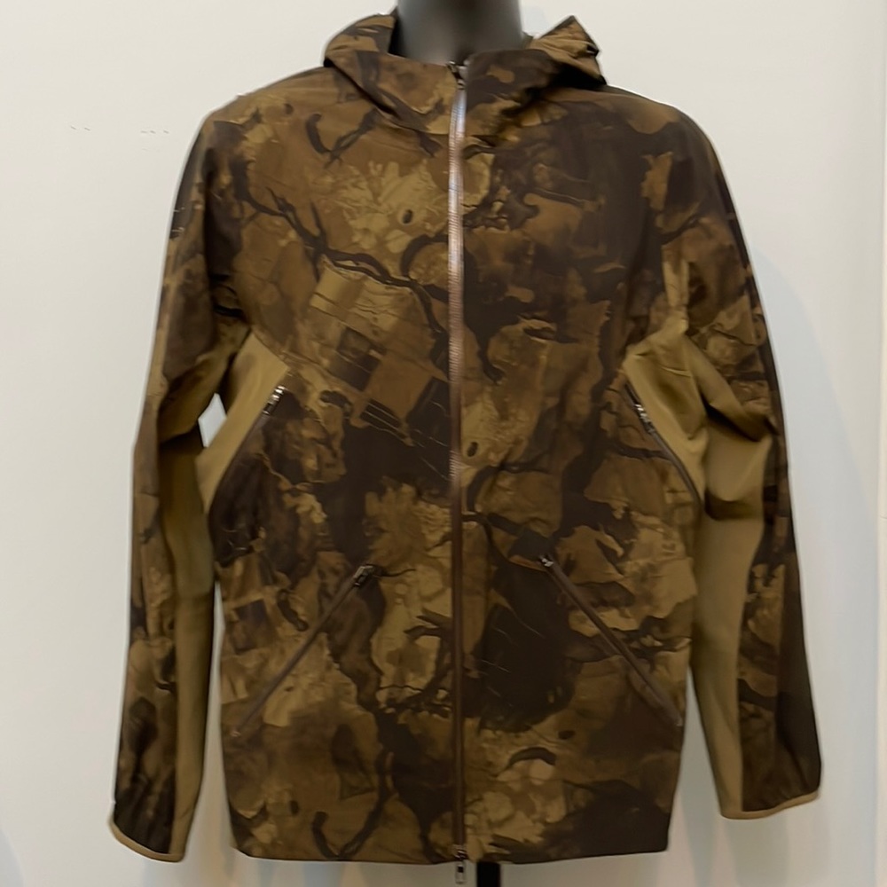 Lululemon- Surge FF jacket